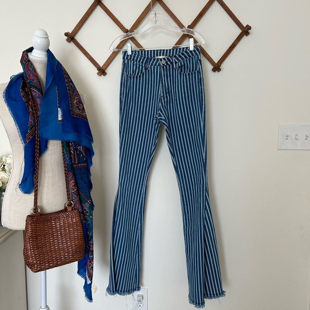 💫Altar'd State Blue and White Striped Flare Jeans - Picture 2 of 10